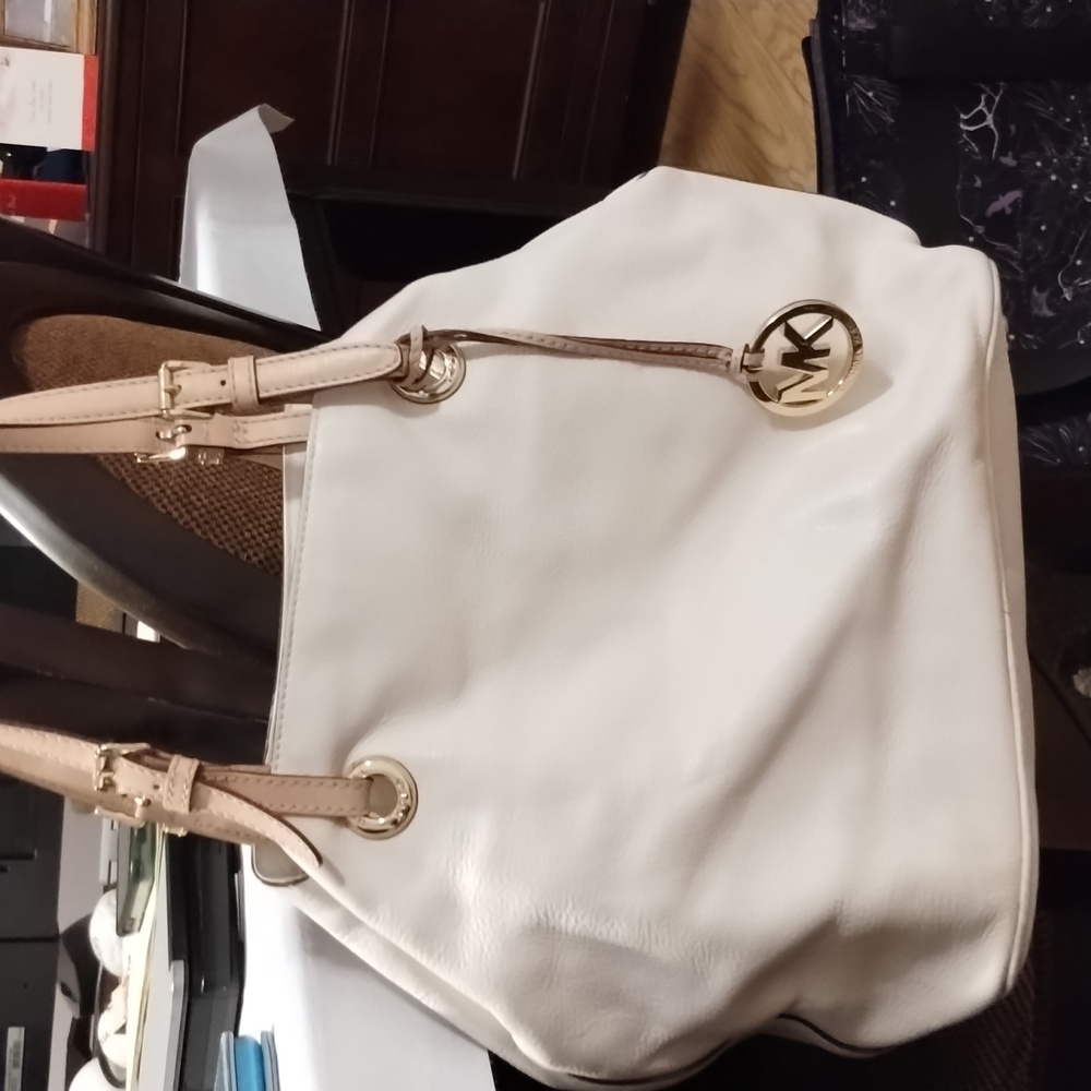 Michael Kors Kelsey genuine, leather,  shoulder handbag purse